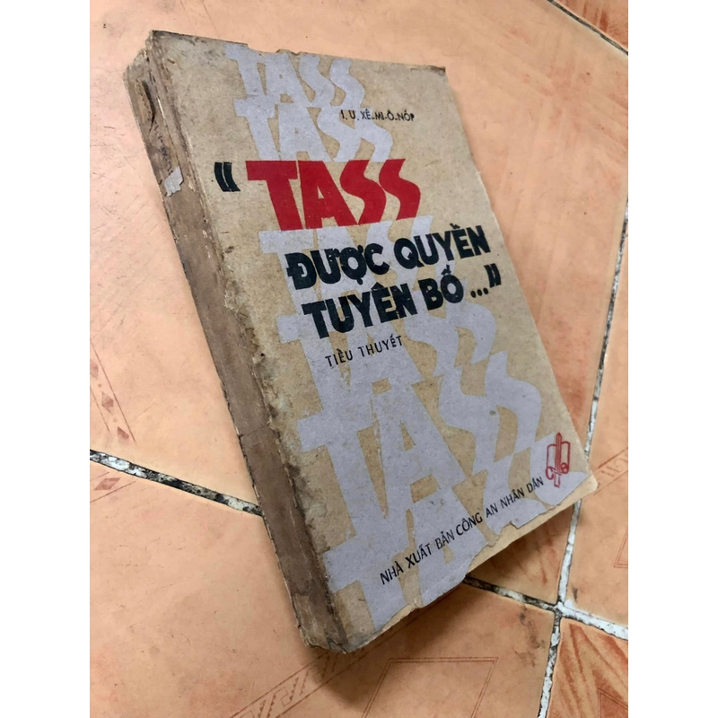 Sách "Tass được quyền tuyên bố..." - Bằng Việt dịch Việt ngữ 306771