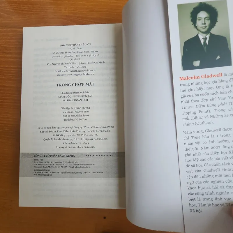 Trong chớp mắt 926739