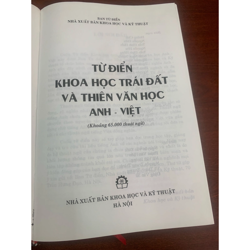 Từ điển khoa học trái đất và thiên văn học  278337