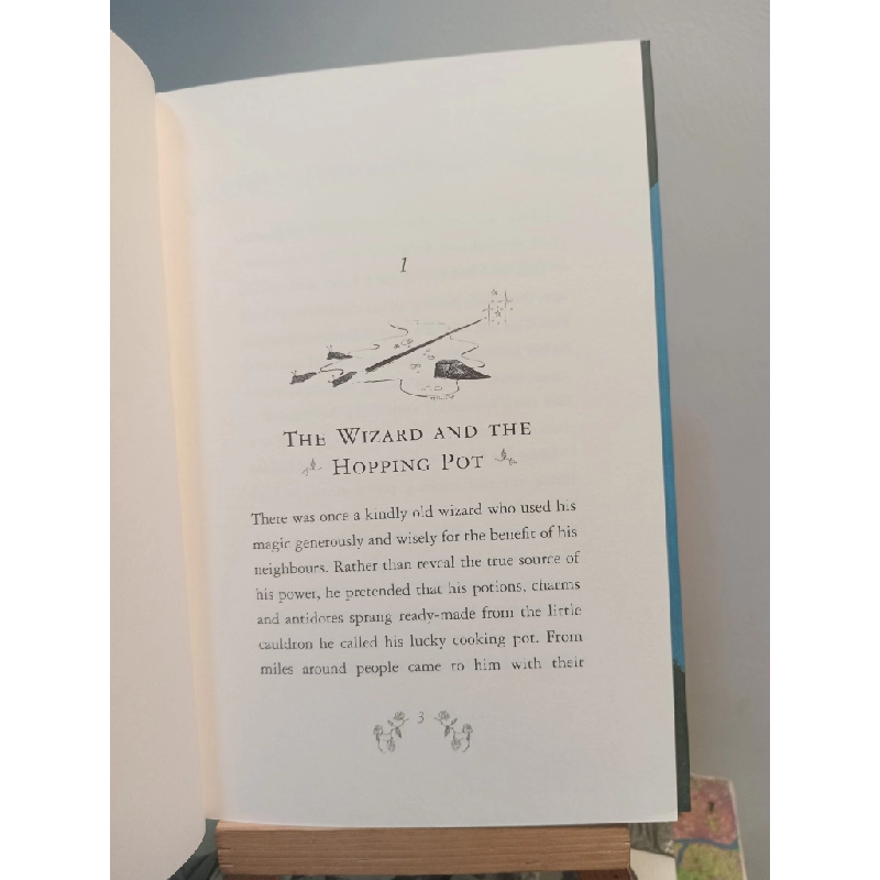 Hogwarts Library: Quidditch Through The Ages | Fantastic Beasts & Where To Find Them | The Tales Of Beedle The Bard 453893