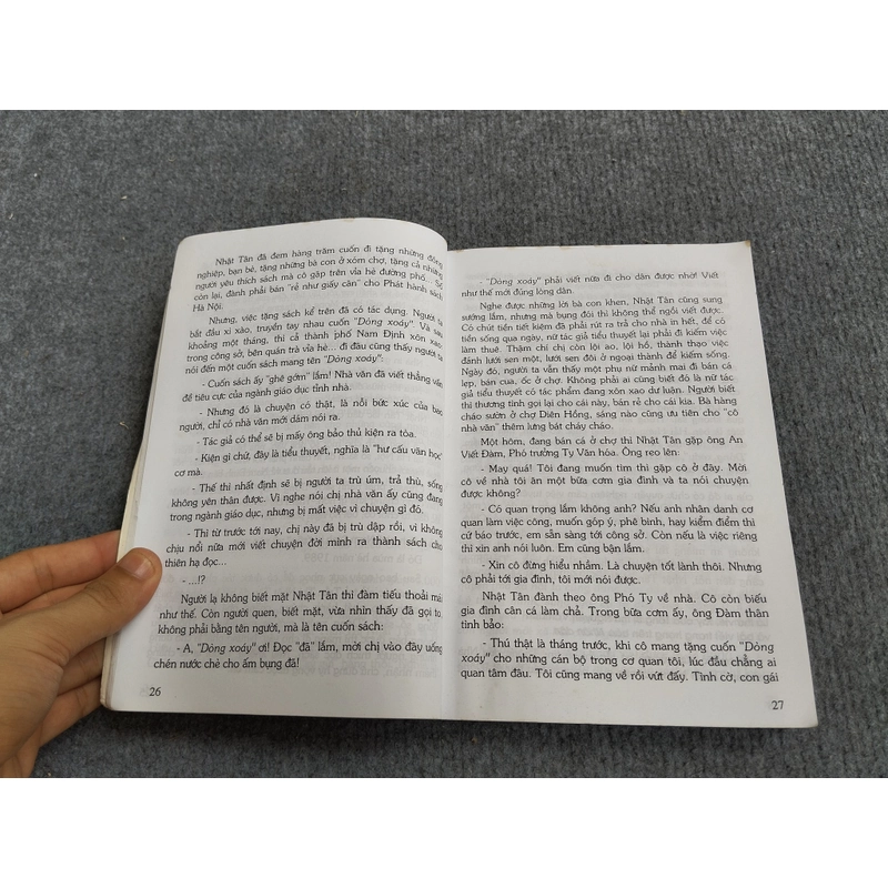 DÒNG XOÁY - TRẦN THỊ NHẬT TÂN 469847