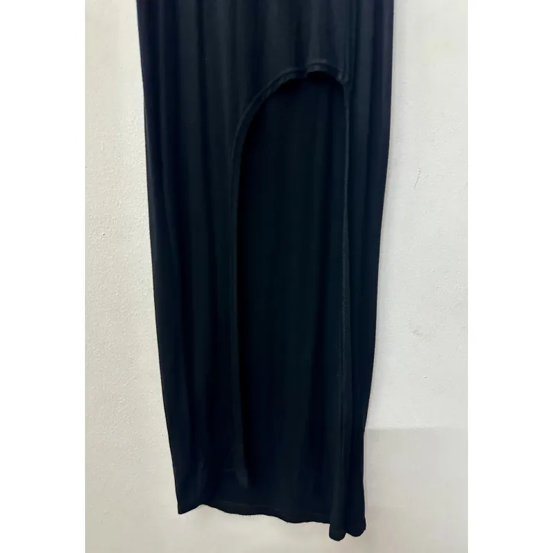 Đầm dài đen, khoét trước đùi (dưới 45 kgs) 1018685