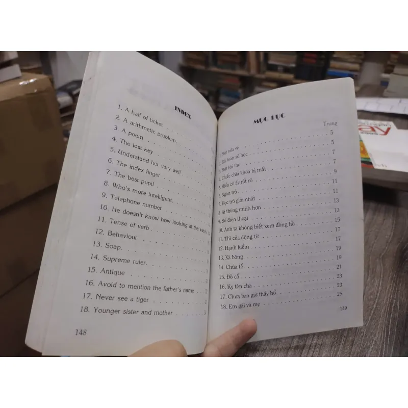 Sách: 120 Mẩu chuyện vui Anh Việt (B1) Tác giả: Nhiều tác giả 696647