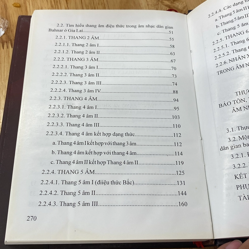 TÌM HIỂU THANG ÂM -ĐIỆU THỨC TRONG ÂM NHẠC DÂN GIAN BAHNAR,Bản bìa cứng, có chữ ký tác giả 528020