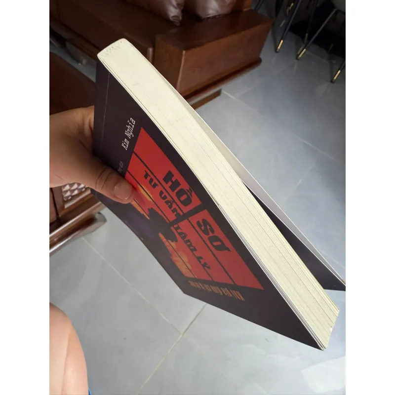 Hồ Sơ Tư Vấn Tâm Lý – Khi Gia Đình Chỉ Là Vỏ Bọc 972962