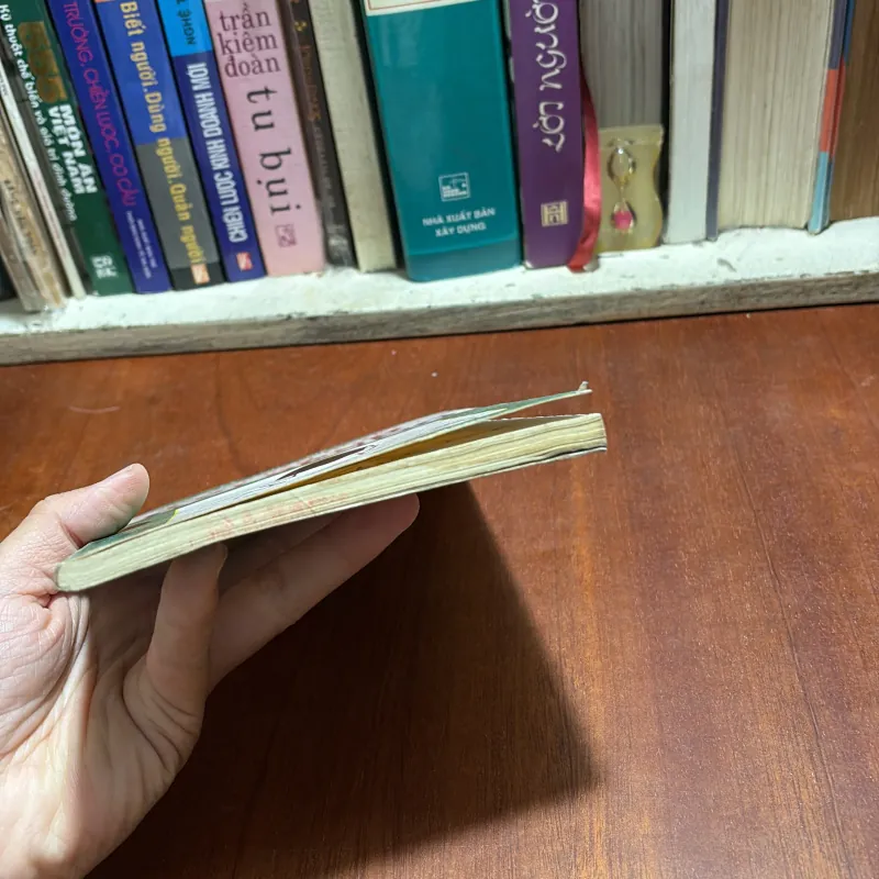 II Sức Khoẻ: Xoa Bóp Bấm Huyệt _ Trị Bệnh Đau Lưng - Kỳ Anh - 2007 927670