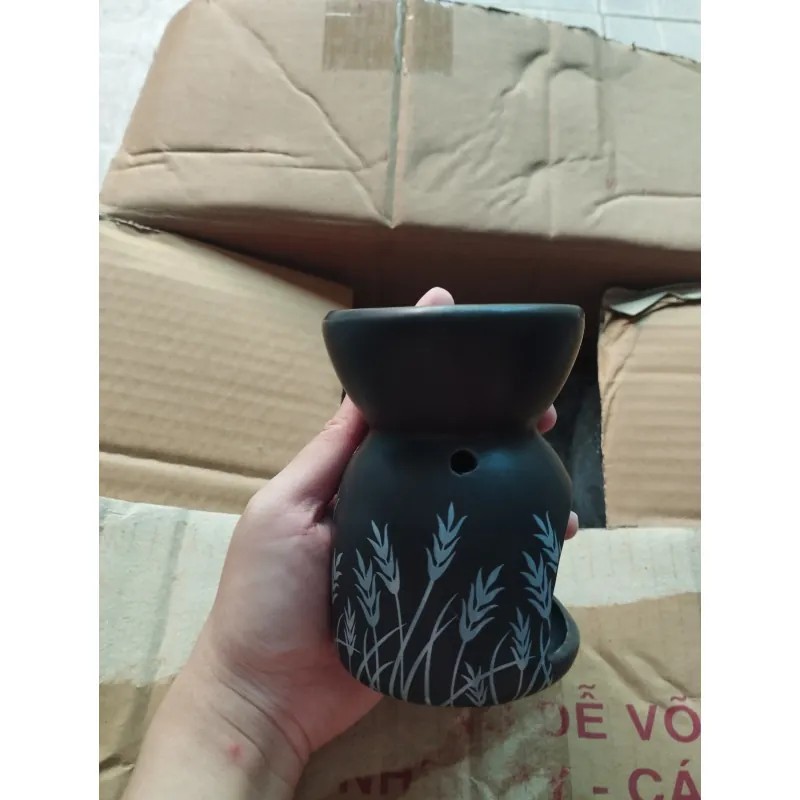 Đèn xông tinh dầu gốm sứ trang trí hình bông lúa màu đen 753602