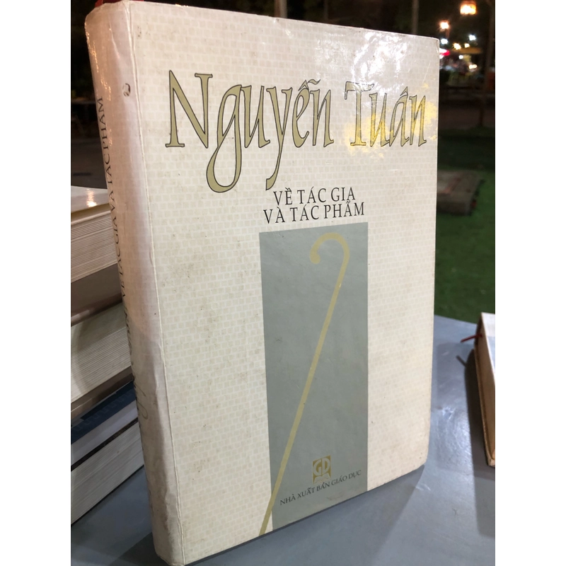 NGUYỄN TUÂN VỀ TÁC GIA VÀ TÁC PHẨM  455092