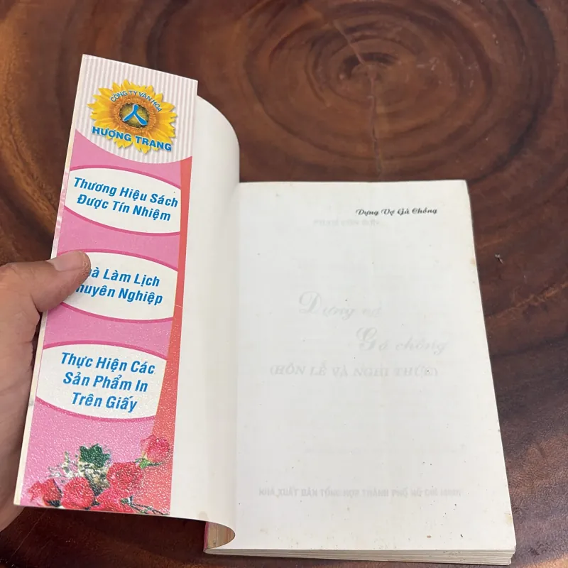 II Văn Hoá Việt: Dựng Vợ Gả Chồng, Hôn Lễ Và Nghi Thức - Phạm Côn Sơn - 2006 1020054