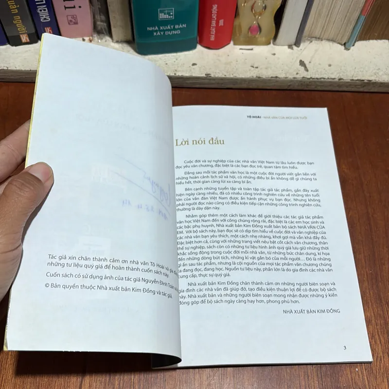 II Tác Giả Và Tác Phẩm: Tô Hoài, Nhà Văn Của Mọi Lứa Tuổi - Nguyễn Văn Tùng - 2011 801138