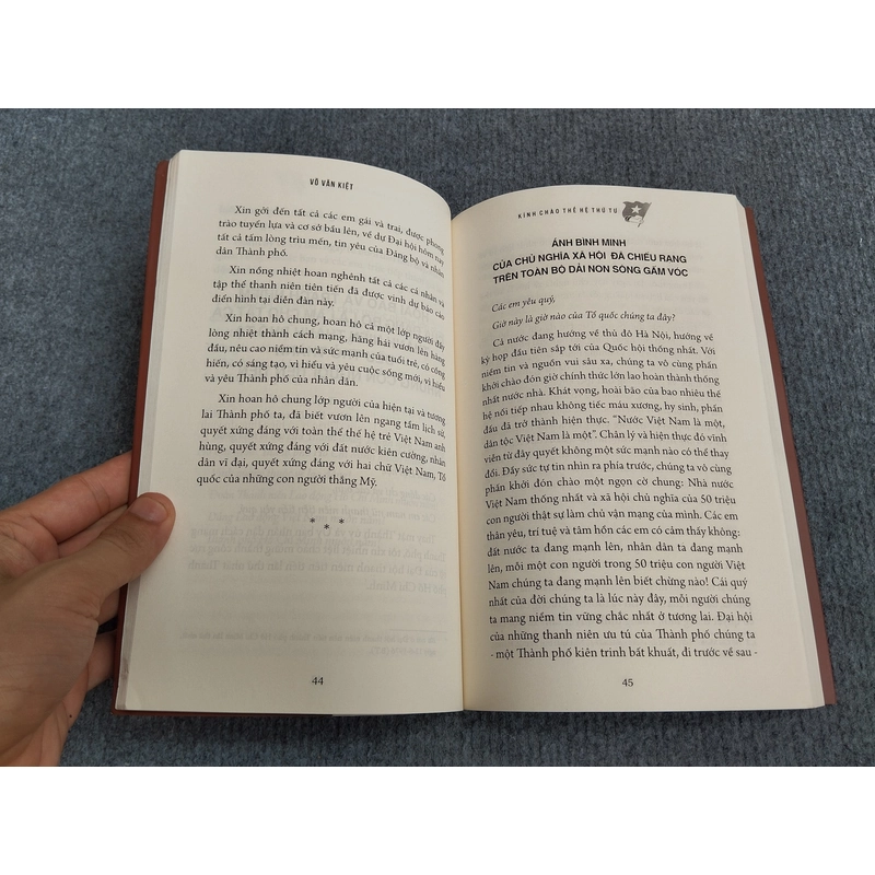 KÍNH CHÀO THẾ HỆ THỨ TƯ 504740