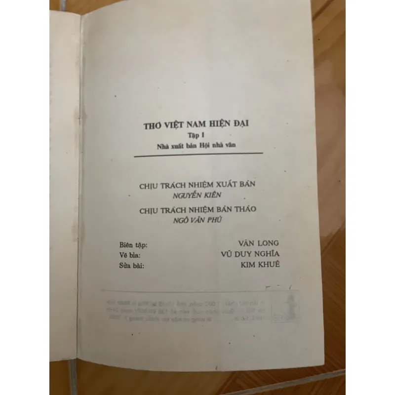 Thơ Việt Nam hiện đại 1010900