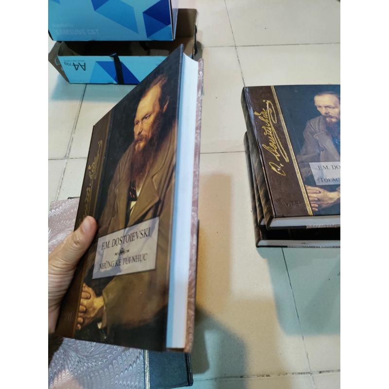 Những kẻ tủi nhục  541775