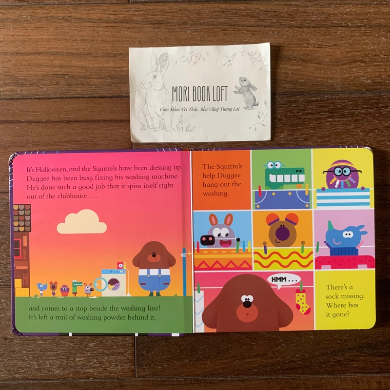 Sách ngoại văn Hey Duggee: Duggee’s Halloween, Used, Board Book 542233