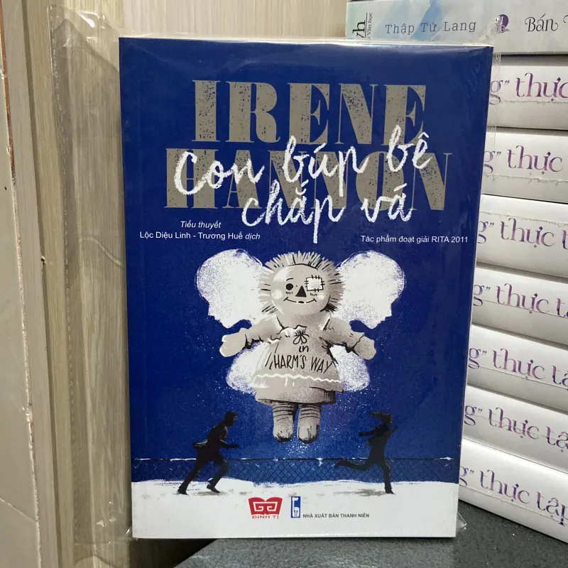 (Tiểu thuyết) - Con búp bê chắp vá - Irene Hannon 990981