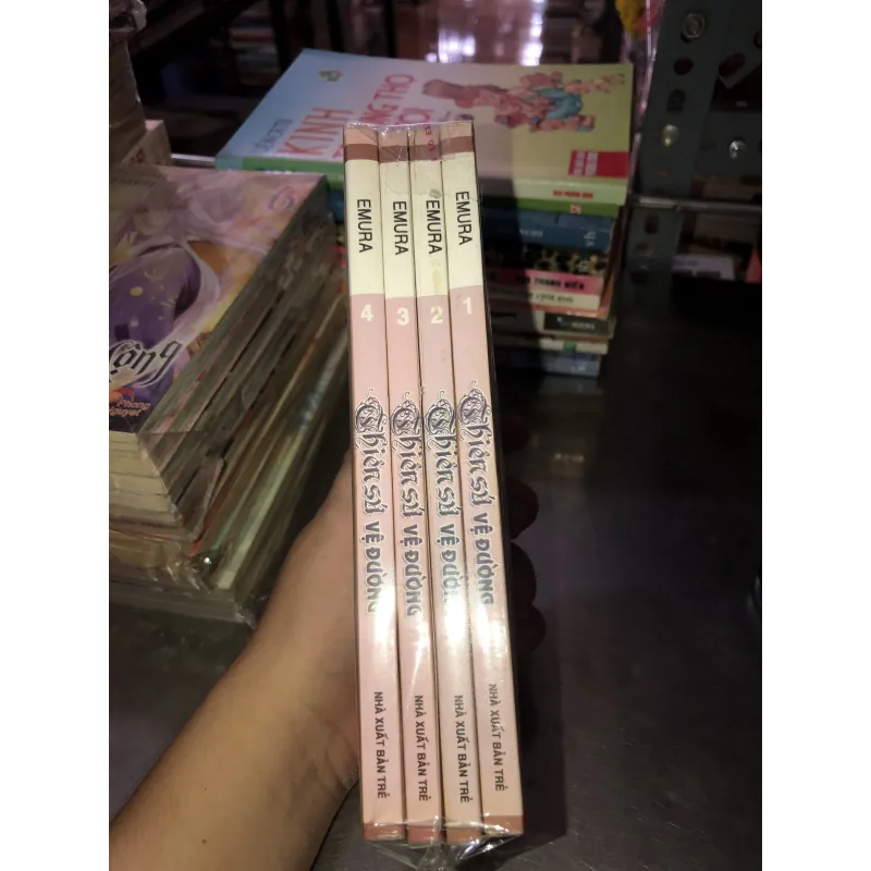 Thiên sứ vệ đường 957236