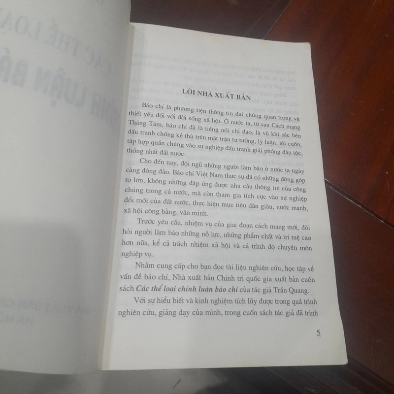 Trần Quang - CÁC THỂ LOẠI CHÍNH LUẬN BÁO CHÍ 357097