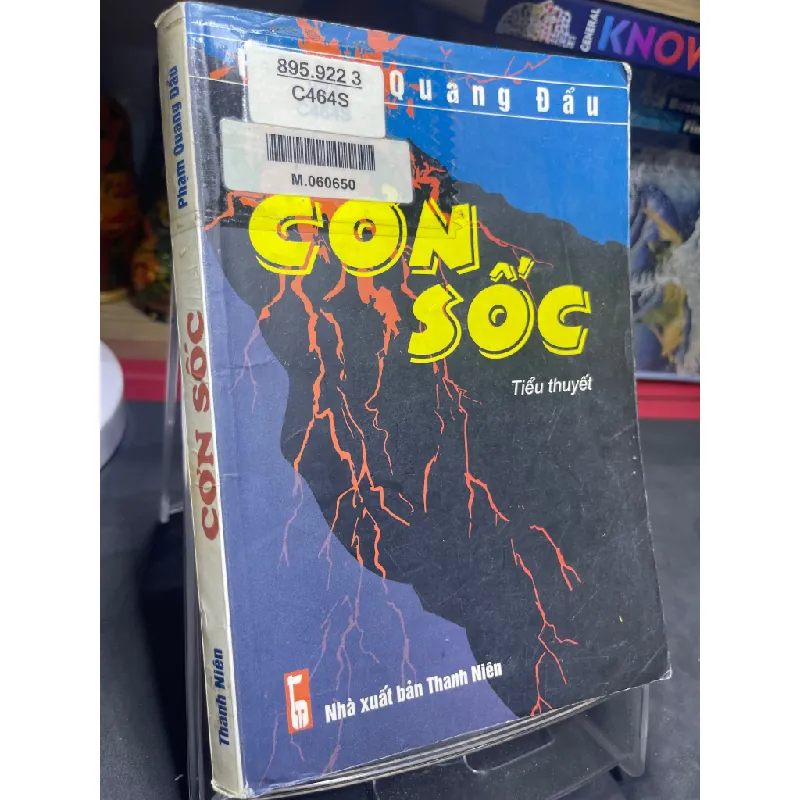 Cơn sốc mới 80% ố bẩn có dấu mộc và viết nhẹ trang đầu 2000 Phạm Quang Đẩu HPB0906 SÁCH VĂN HỌC Blogmeo21025 582386