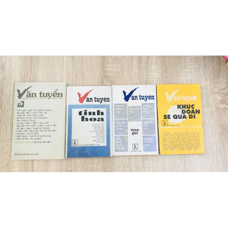 4 cuốn Văn Tuyển -  tuyển tập văn học, phê bình & thơ 929074