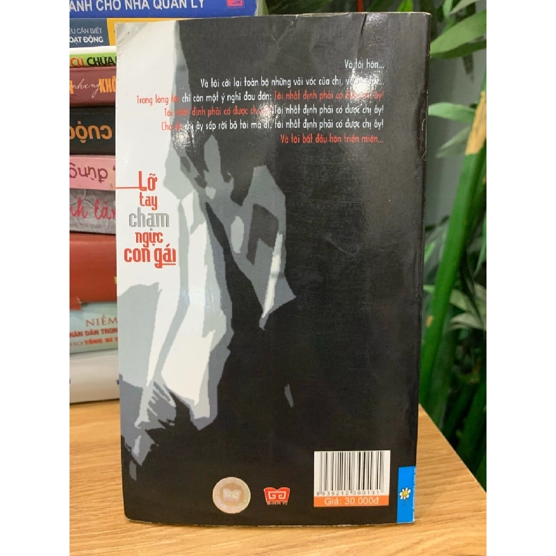 Lỡ tay chạm ngực con gái -Trang Hạ Dịch 782200