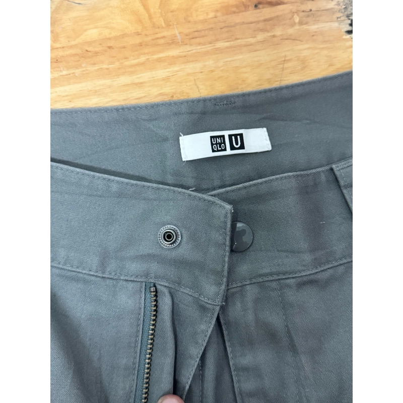 Quần Uniqlo xám xi măng 455011