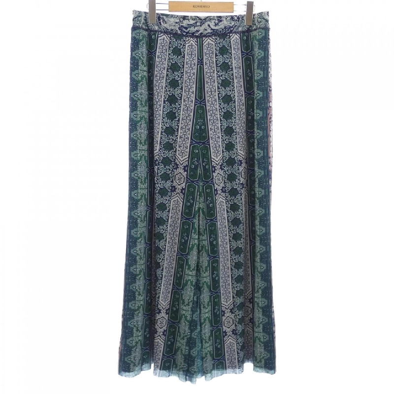 VIVIENNE TAM 15276630 Quần 646471