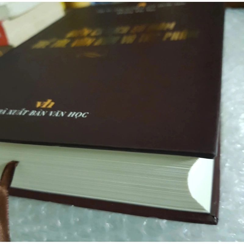 Diễn ca lịch sử Nôm thể tài văn bản và tác phẩm I Hoàng Thị Ngọ viết, dịch 493938