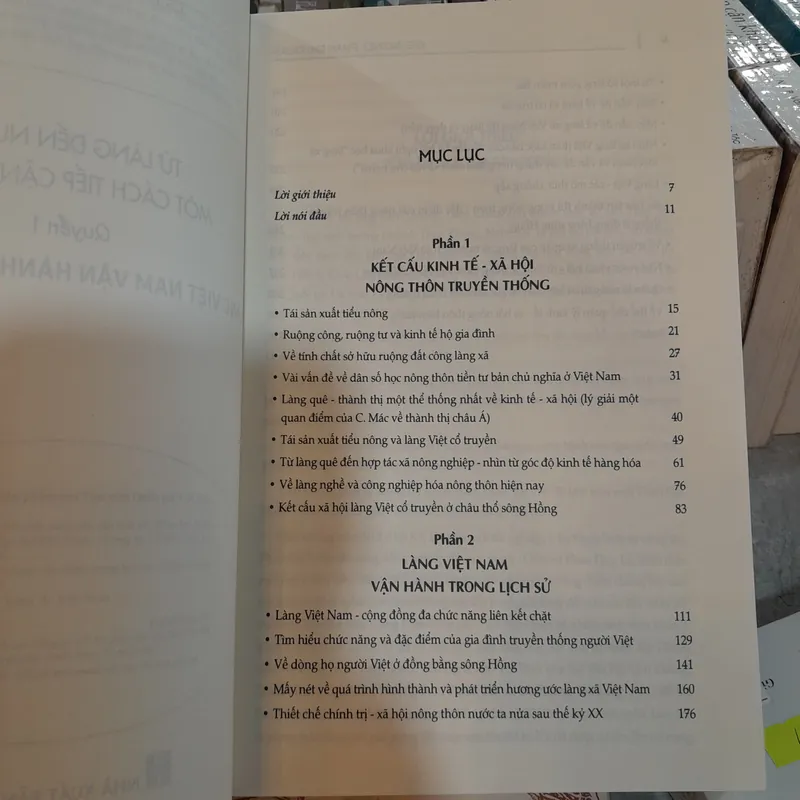 TỪ LÀNG ĐẾN NƯỚC MỘT CÁCH TIẾP CẬN - PHAN ĐẠI DOÃN 697068