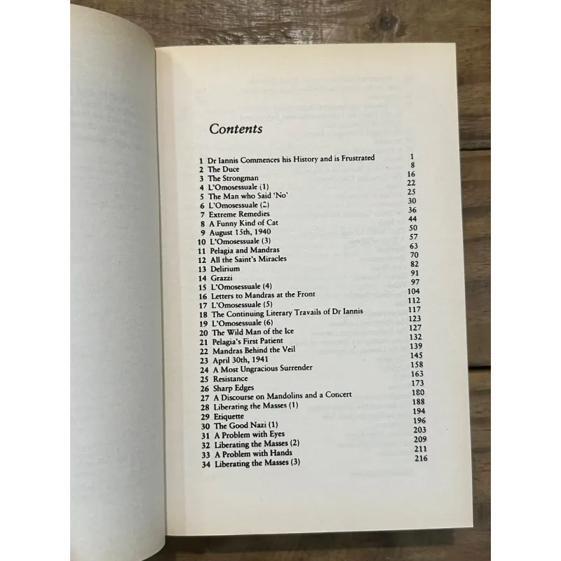 Captain Corelli’s Mandolin - Louis de Bernières 729093