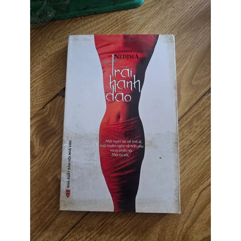 Trái hạnh đào
 757616