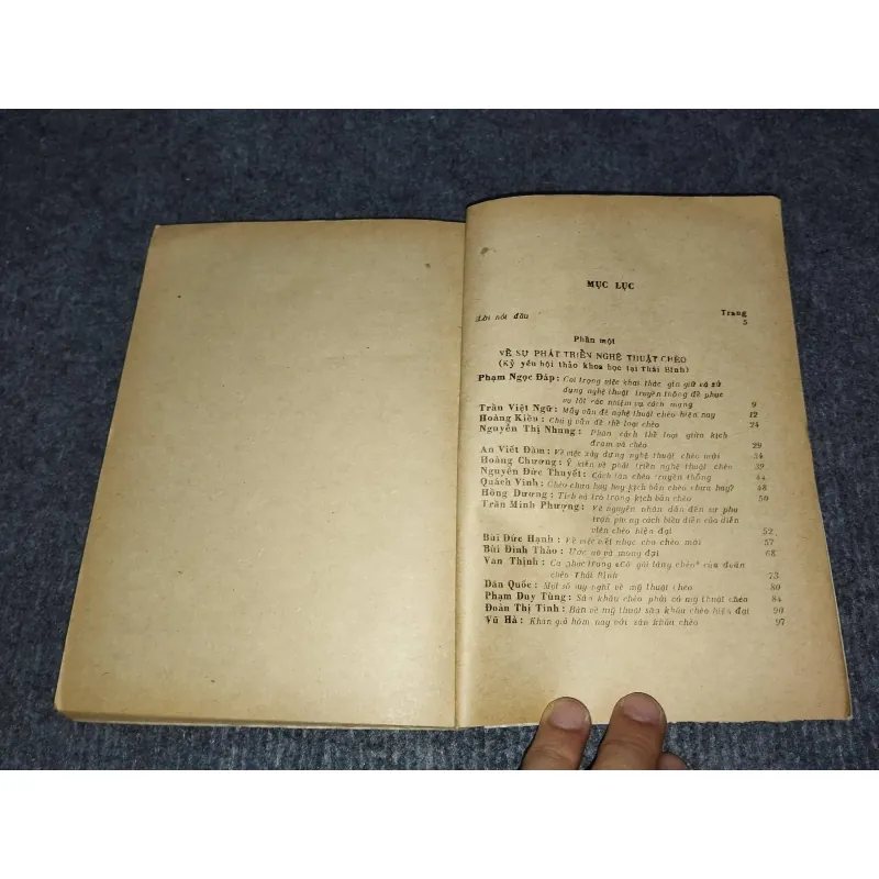 MẤY VẤN ĐỀ NGHỆ THUẬT CHÈO 992284