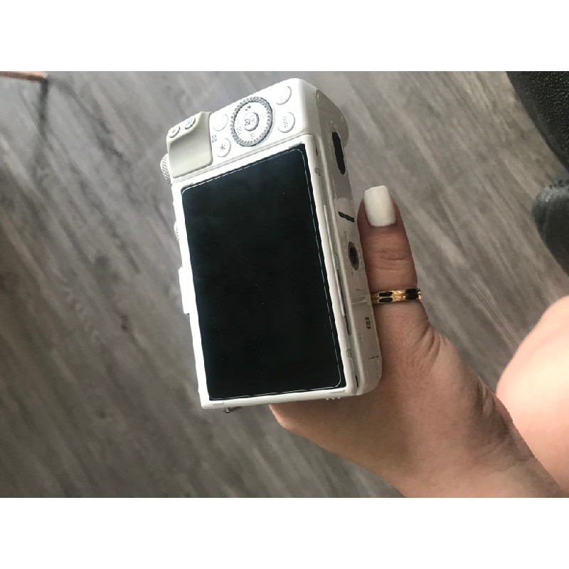 Máy canon m3 5166