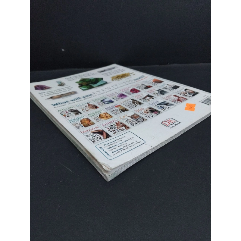 Eyewitness periodic table mới 80% bẩn bìa, ố 2019 HCM2811 Adrian Dingle NGOẠI VĂN 917898