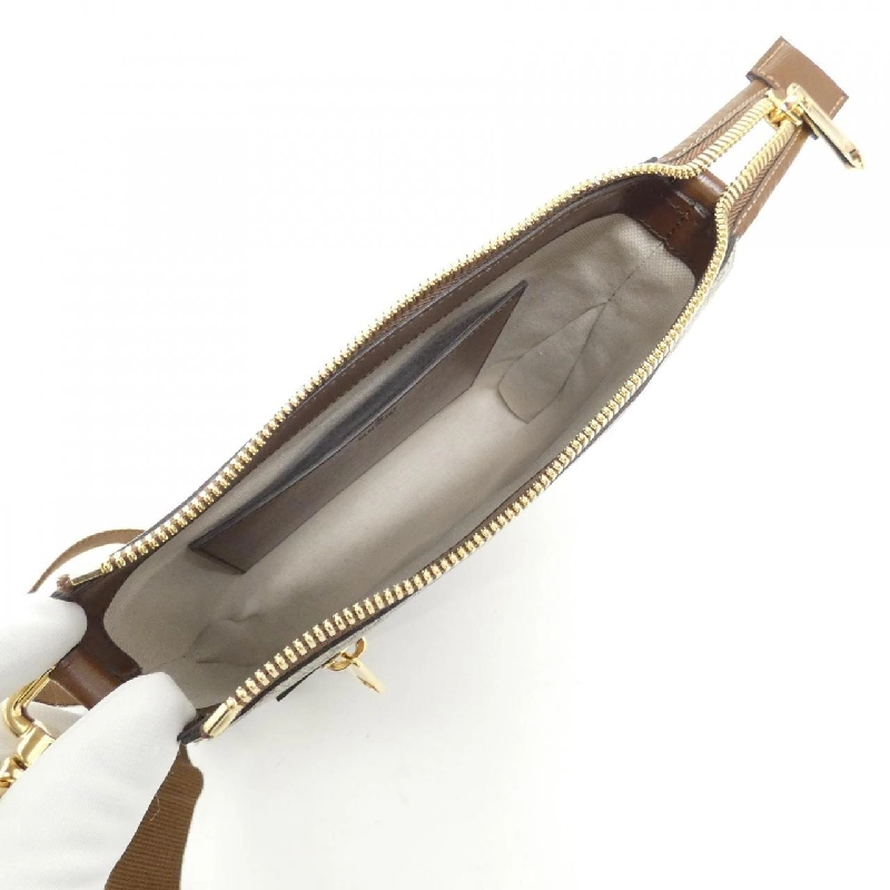 Túi đeo vai GG RETRO 681021 92THG của Gucci 613382