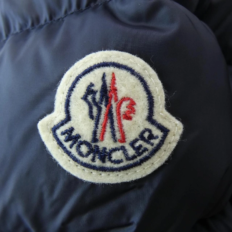 Áo khoác lông vũ MONCLER 643043