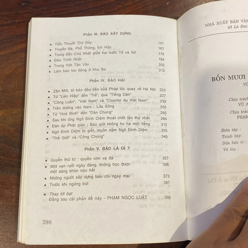 BỐN MƯƠI NĂM NÓI LÁO - VŨ BẰNG (XB 2001) 471371