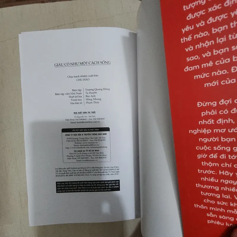 Sách Giàu có như một cách sống của Lisa Nichols 499683