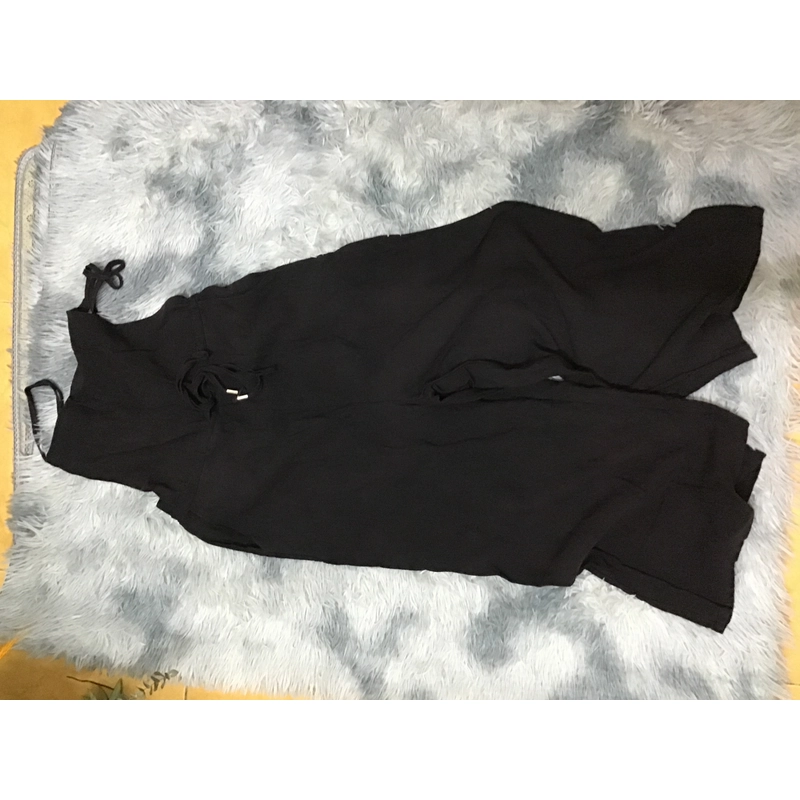 Bộ jumpsuit áo yếm linen đen 524722
