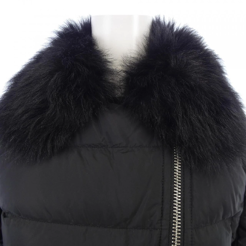 Áo khoác lông vũ PRADA với logo hình tam giác 29Y510 R202 Q04 - Hàng hiệu Chính hãng 814026