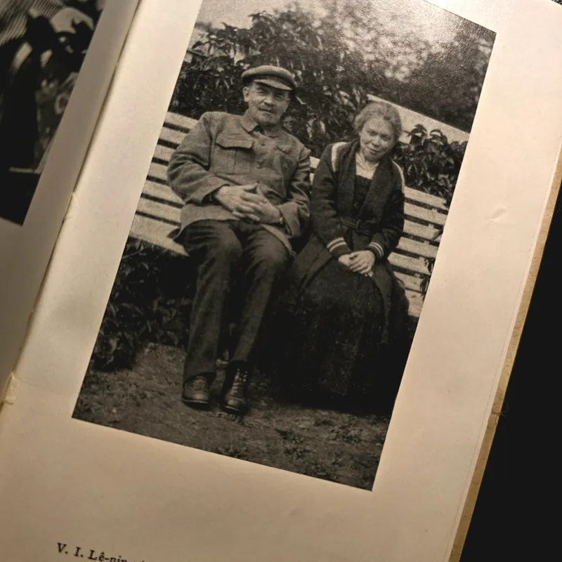 Lênin và gia đình U-li-a-nốp 674956