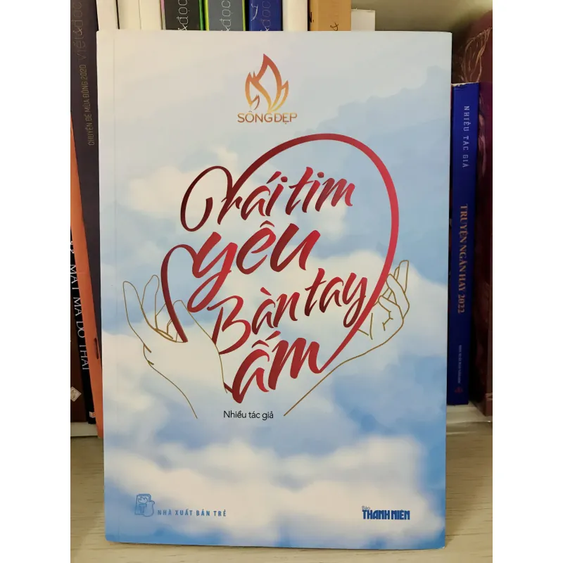 TRÁI TIM YÊU, BÀN TAY ẤM 706430