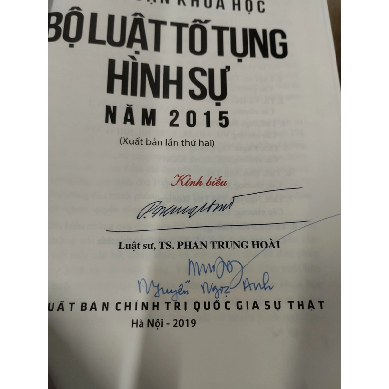 Bình luận khoa học bộ luật tố tụng hình sự 2015 bìa cứng.  313711