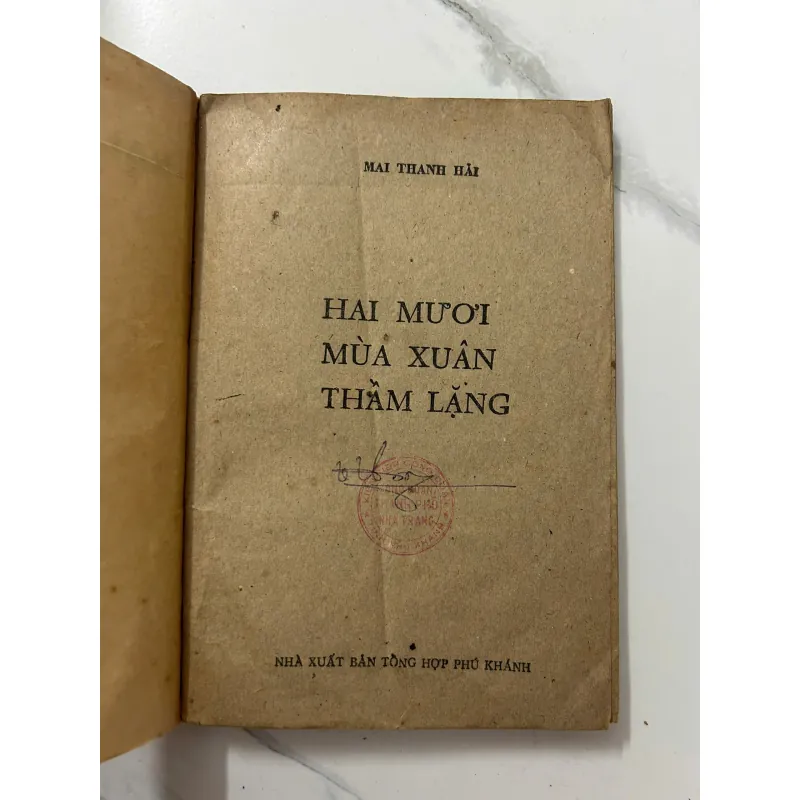 Hai mươi mùa xuân thầm lặng - Mai Thanh Hải 1023692