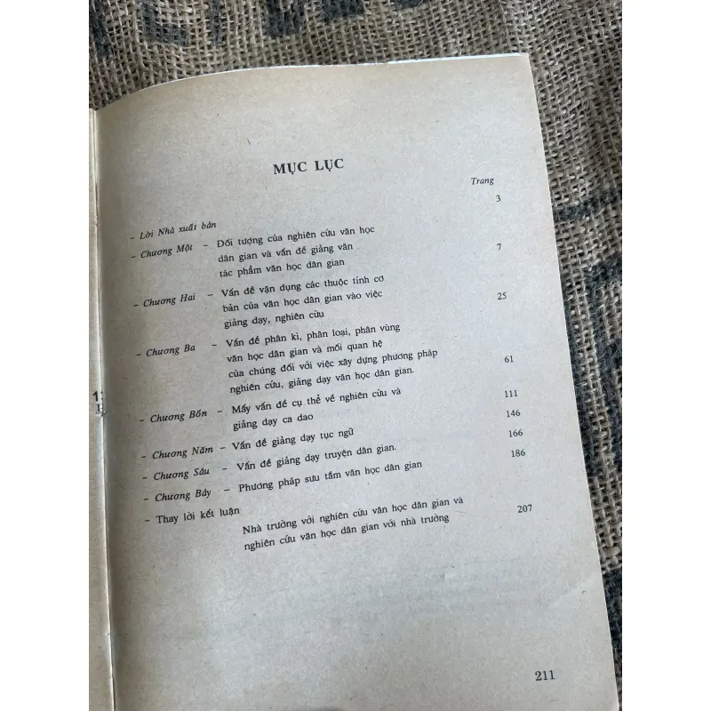 Cái vấn đề phương pháp giảng dạy và nghiên cứu văn học dân gian- Hoàng Tiến Tựu  1013402