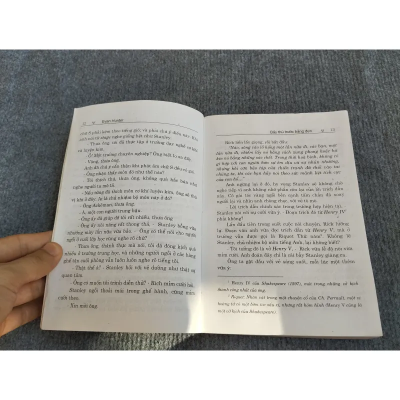 BẦY THÚ TRƯỚC BẢNG ĐEN - EVAN HUNTER 574307