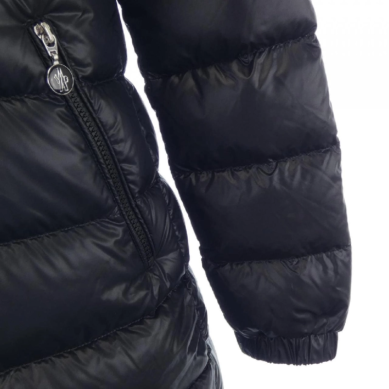 Áo khoác lông vũ MONCLER 638446
