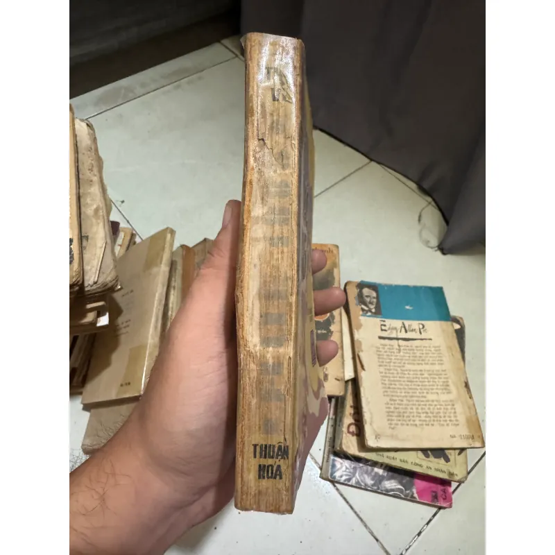 Tiểu thuyết lịch sử Huế 1885  1011048