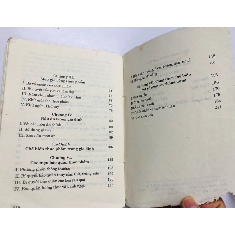 ĂN UỐNG NHỮNG ĐIỀU CẦN BIẾT  - 220 trang, nxb: 2003 363256