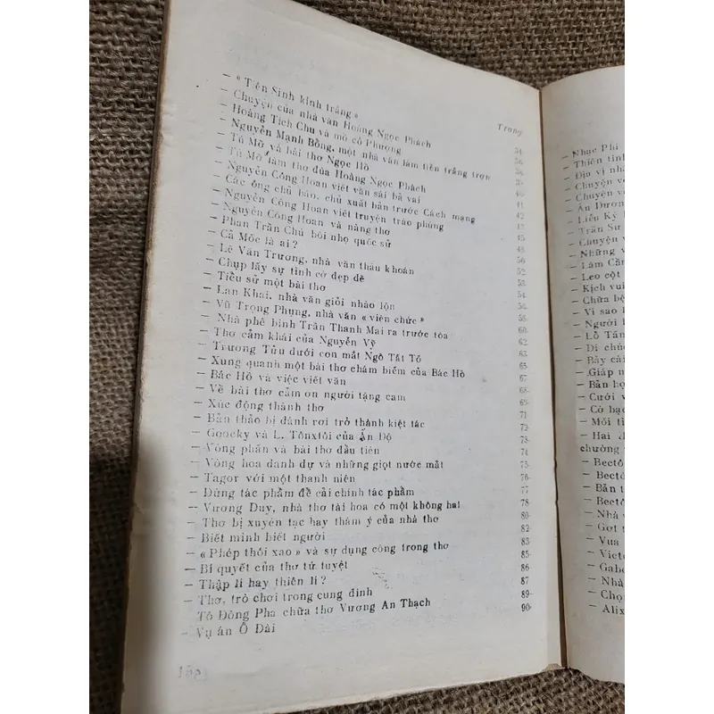 Chuyện làng văn Việt Nam và thế giới - 2 tập  707912