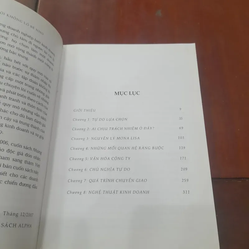 Bo Burlingam - NHỮNG NGƯỜI KHỔNG LỒ bé nhỏ 562363